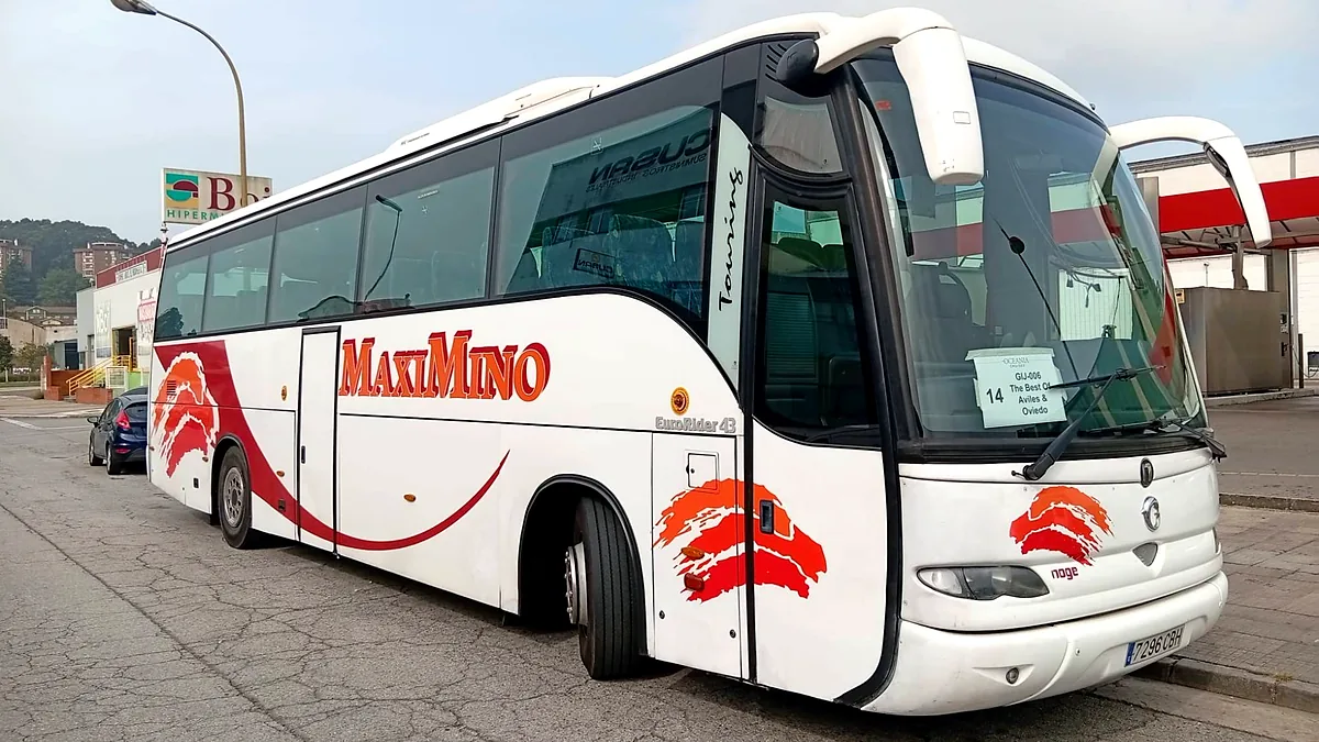 Alquiler de autobuses en Asturias: autocar Irizar EuroRider 43 de Autocares Maximino